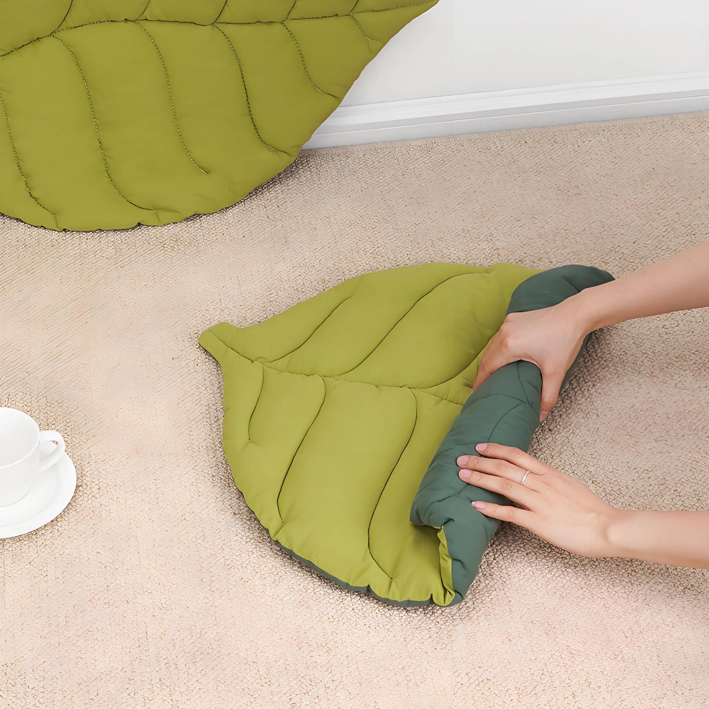 Durable Leaf Design Mat for Cats & Dogs;